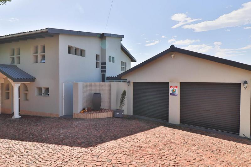 4 Bedroom Property for Sale in Fraaiuitsig Western Cape